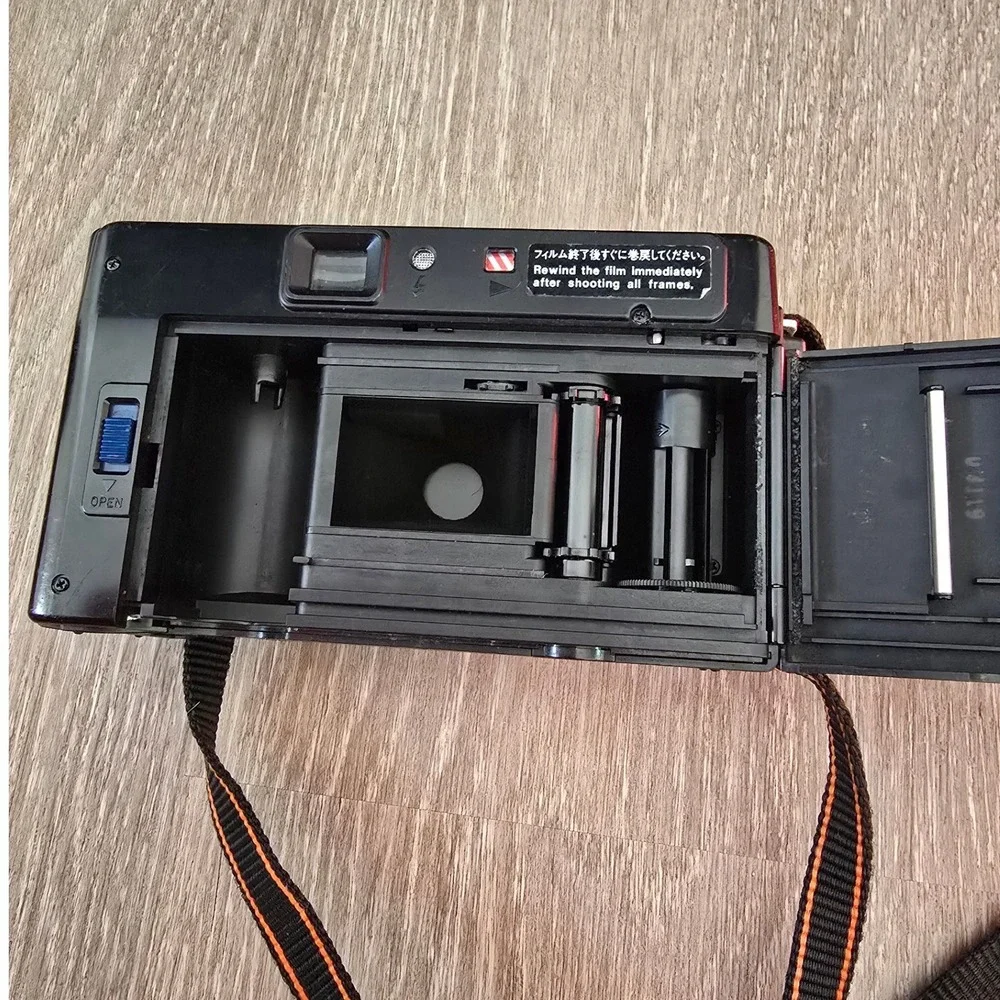 Canon AF35M Auto Focus 38mm 1:28‎ Lens 35mm Film Camera Black